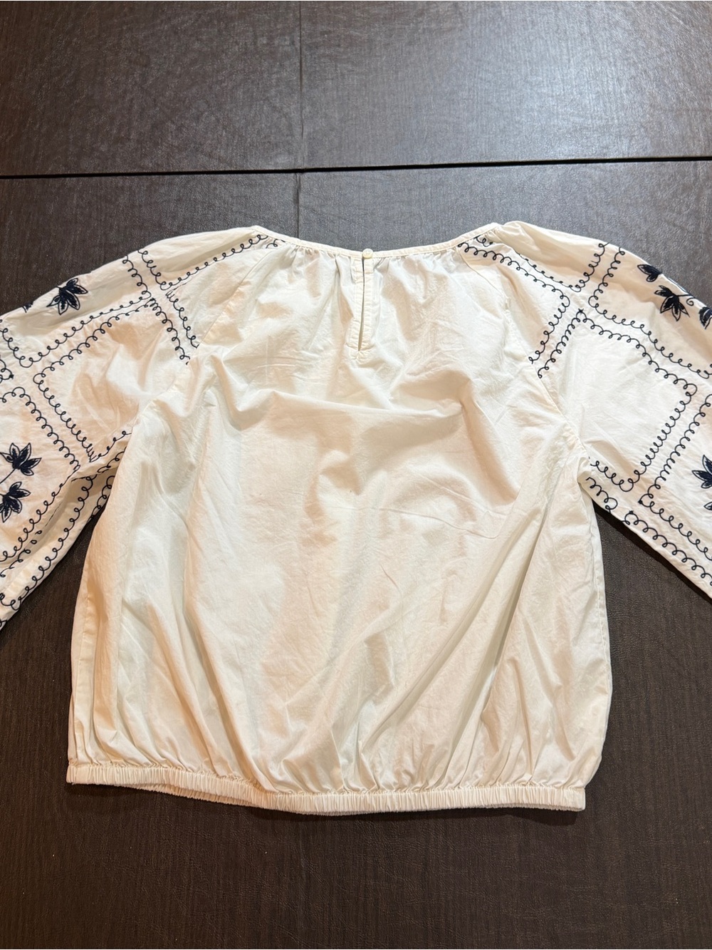 LOFT White Poplin Blouse with Navy Embroidered Sleeves Sz XS - Picture 8 of 8
